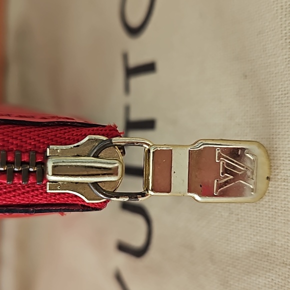 Louis Vuitton Epi Pouch - Picture 7 of 16